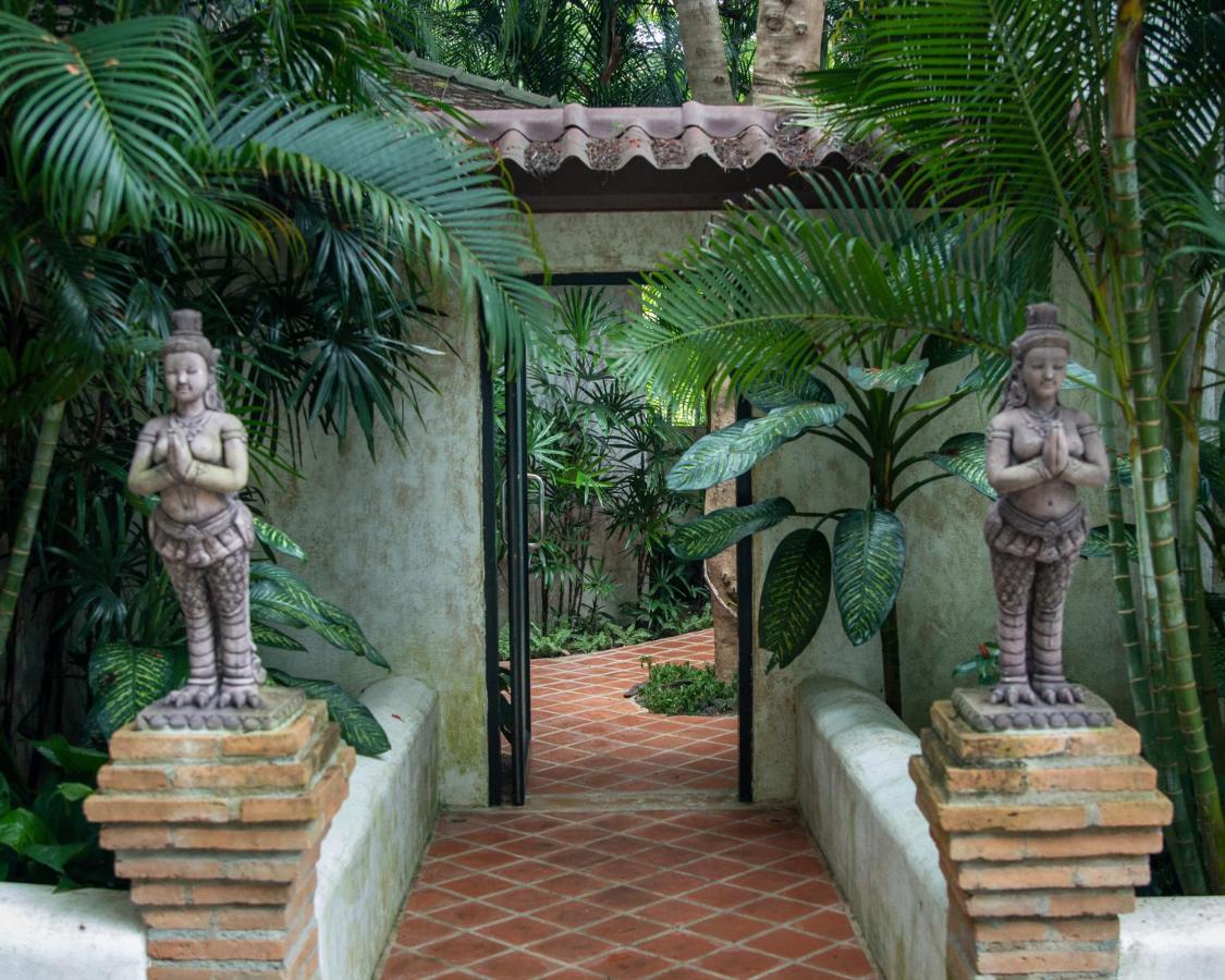 Baanpong Lodge San Kamphaeng Exterior photo