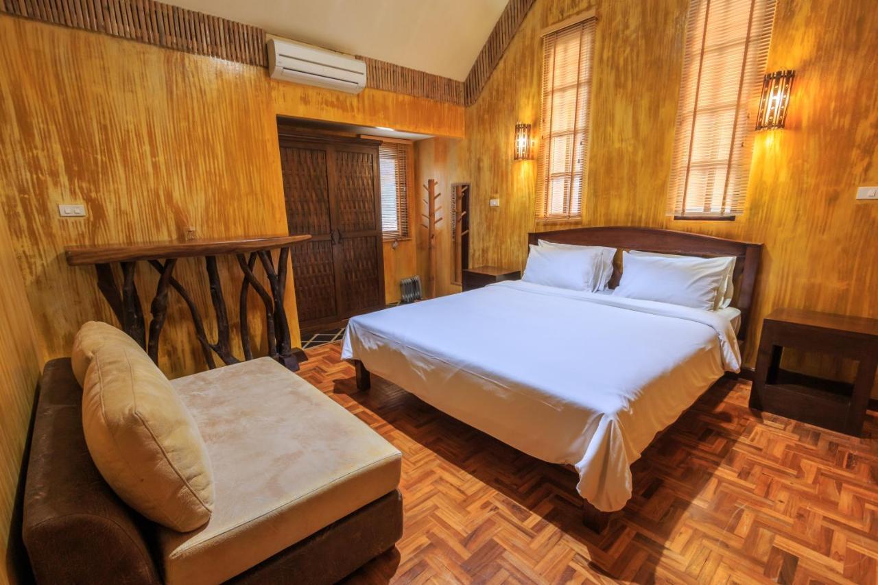 Baanpong Lodge San Kamphaeng Exterior photo